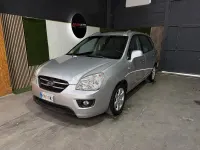 Usado Kia Carens Active 140 CV (102 kW) 2010 Gris / plata Monovolumen
