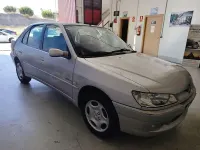 Usado Peugeot 306 90 CV (66 kW) 2000 Gris / plata Berlina