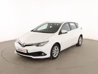 Usado Toyota Auris Active 90 CV (66 kW) 2016 Blanco Berlina