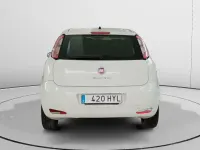 Usado Fiat Punto Pop 75 CV (55 kW) 2014 Blanco Utilitario