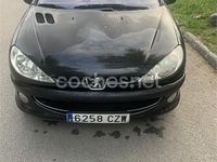 Usado Peugeot 206 110 CV (80 kW) 2004 Negro Descapotable