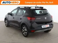 Usado Dacia Sandero Comfort 91 CV (66 kW) 2022 Negro Utilitario