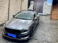 Usado Mercedes CLA200 AMG line 136 CV (100 kW) 2015 Gris / plata Berlina