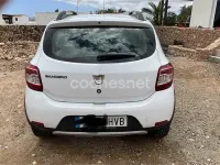 Usado Dacia Sandero Stepway 90 CV (66 kW) 2013 Blanco Berlina