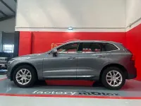 Usado Volvo XC60 Momentum 197 CV (144 kW) 2021 Gris / plata SUV