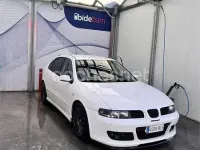 Usado Seat Leon Sport 110 CV (80 kW) 2001 Blanco Utilitario