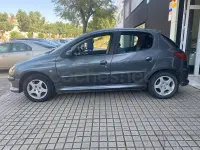 Usado Peugeot 206 70 CV (51 kW) 2008 Gris / plata Berlina