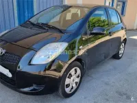 Usado Toyota Yaris Luna 90 CV (66 kW) 2007 Negro Utilitario
