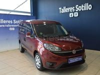 Usado Fiat Doblò Lounge 95 CV (69 kW) 2019 Granate Monovolumen