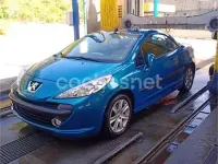 Usado Peugeot 207 CC 110 CV (80 kW) 2007 Azul Descapotable