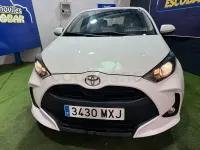 Usado Toyota Yaris Hybrid Active 116 CV (85 kW) 2024 Blanco Berlina