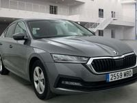 Usado Skoda Octavia Ambition 131 CV (96 kW) 2022 Gris Utilitario