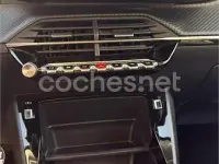 Usado Peugeot 2008 Active 100 CV (73 kW) 2022 Blanco SUV