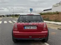 Usado Mini ONE 90 CV (66 kW) 2003 Rojo Utilitario