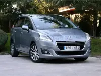 Usado Peugeot 5008 Allure 163 CV (119 kW) 2014 Gris / plata Monovolumen