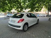 Usado Peugeot 207 Active 70 CV (51 kW) 2010 Blanco Berlina