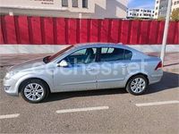 Usado Opel Astra Cosmo 100 CV (73 kW) 2009 Gris / plata Berlina