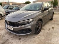 Usado Fiat Tipo Cross 130 CV (95 kW) 2022 Gris / plata Familiar