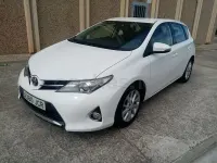 Usado Toyota Auris Business Edition 90 CV (66 kW) 2016 Blanco Berlina