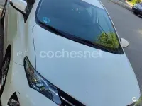 Usado Toyota Auris Active 132 CV (97 kW) 2015 Blanco Berlina