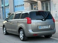 Usado Peugeot 5008 Premium 120 CV (88 kW) 2010 Beige Monovolumen