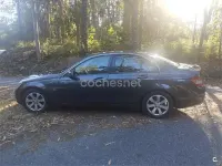 Usado Mercedes C180 Classic 156 CV (114 kW) 2010 Granate Berlina