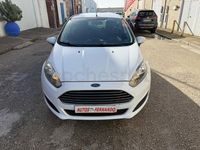 Usado Ford Fiesta Trend 60 CV (44 kW) 2015 Blanco Berlina