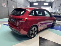 Usado Mercedes B180 136 CV (100 kW) 2021 Rojo Monovolumen
