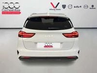 Begagnad Kia Ceed Style 100 HK (73 kW) 2025 Vit Halvkombi