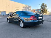 Usado Mercedes E280 Elegance 190 CV (139 kW) 2005 Azul Berlina