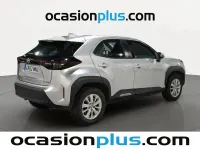 Usado Toyota Yaris Cross Business Edition 116 CV (85 kW) 2024 Gris SUV