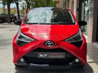 Usado Toyota Aygo X-play 72 CV (52 kW) 2019 Rojo Utilitario