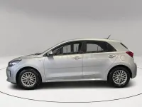 Usado Kia Rio 84 CV (61 kW) 2018 Gris / plata Berlina
