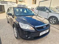 Usado Ford Focus Trend 90 CV (66 kW) 2008 Negro Familiar