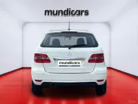 Usado Mercedes B180 109 CV (80 kW) 2011 Blanco Monovolumen
