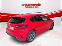 Używany Ford Focus ST-Line 125 KM (91 kW) 2025 Czerwony Sedan/Limuzyna