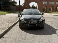 Usado Ford Focus Trend 115 CV (84 kW) 2015 Negro Familiar