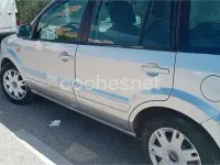 Usado Ford Fusion 80 CV (58 kW) 2010 Gris / plata Utilitario