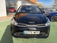 Usado Kia Rio 84 CV (61 kW) 2023 Negro Berlina