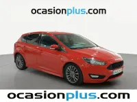 Usado Ford Focus ST-Line 125 CV (91 kW) 2018 Rojo Utilitario