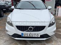 Usado Volvo V40 R-Design Momentum 120 CV (88 kW) 2017 Blanco Berlina