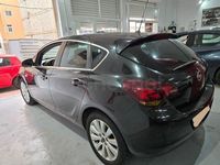 Usado Opel Astra Excellence 110 CV (80 kW) 2012 Negro Berlina