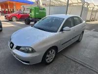 Usado Seat Cordoba Reference 75 CV (55 kW) 2005 Gris / plata Berlina