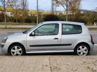 Usado Renault Clio II Dynamique 80 CV (58 kW) 2003 Gris / plata Berlina