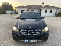 Usado Mercedes ML320 AMG Edition 1 224 CV (164 kW) 2008 Negro SUV