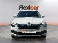 Usado Skoda Kamiq Active 95 CV (69 kW) 2020 Blanco SUV