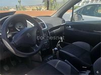 Usado Peugeot 207 70 CV (51 kW) 2007 Blanco Berlina