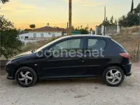 Usado Peugeot 206 75 CV (55 kW) 2006 Negro Berlina
