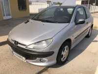 Usado Peugeot 206 90 CV (66 kW) 2001 Gris Utilitario