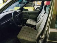 Usado Mercedes 190 94 CV (69 kW) 1987 Gris Berlina
